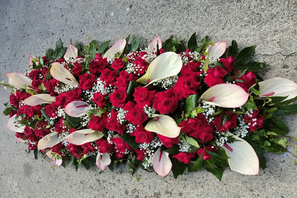 Composizione floreale realizzata per il rito funebre