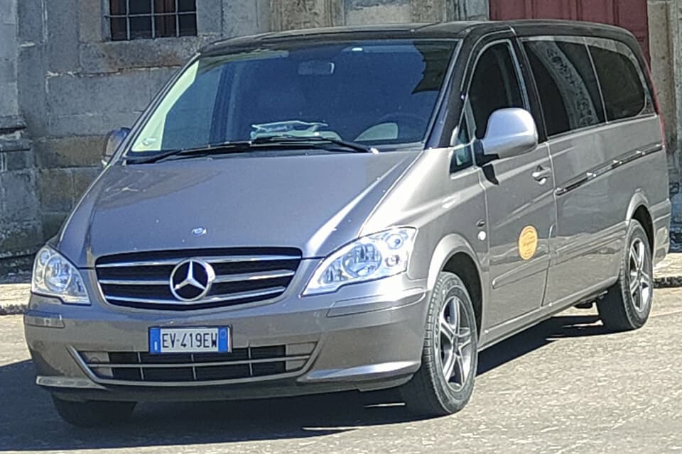 Mezzo ALO per trasporti funebri nazionali e internazionali